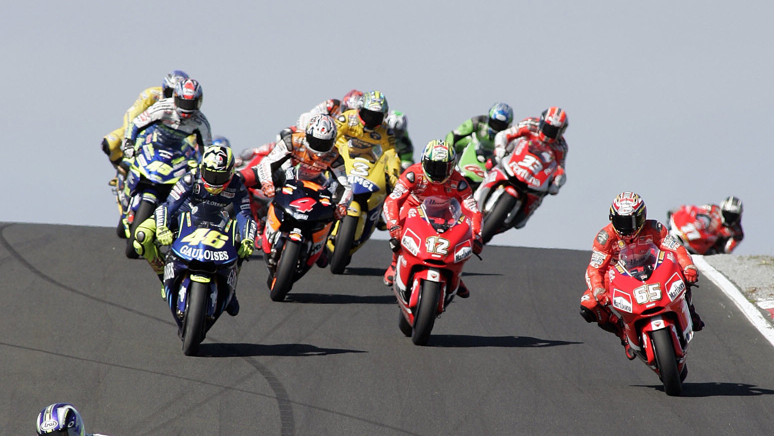 Gibernau breaks away, Australian MotoGP Race 2004
