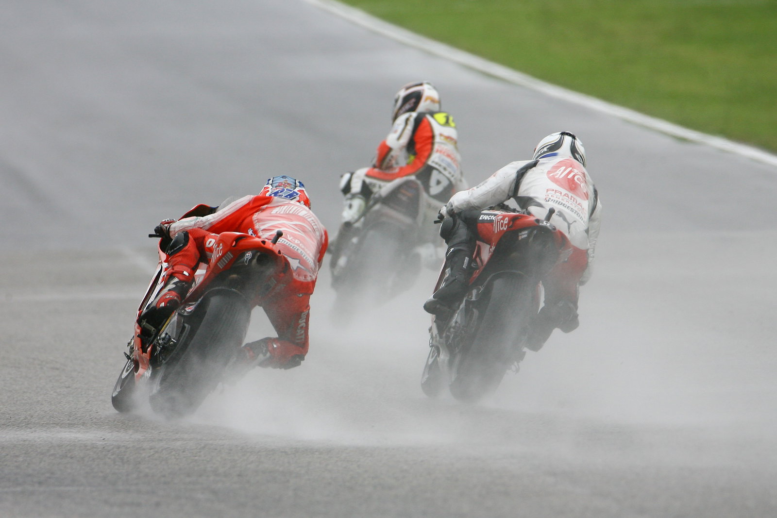 Stoner angry at being held up by Guintoli, Italian MotoGP 2008