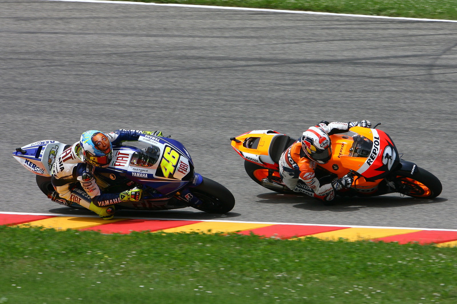 Rossi overtakes Pedrosa, Italian MotoGP Race 2008