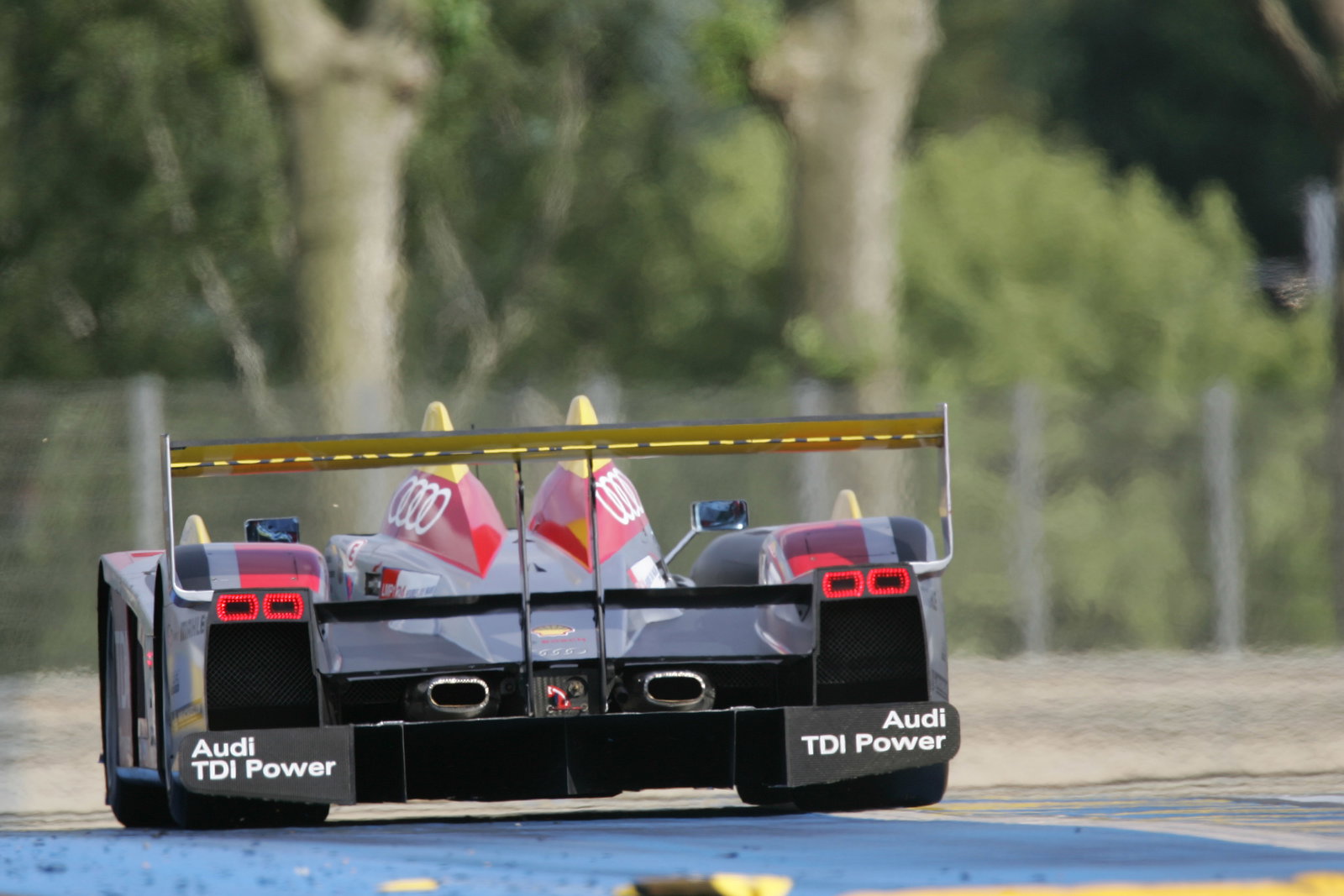 McNish, Capello, Kristensen - Audi R10 TDI