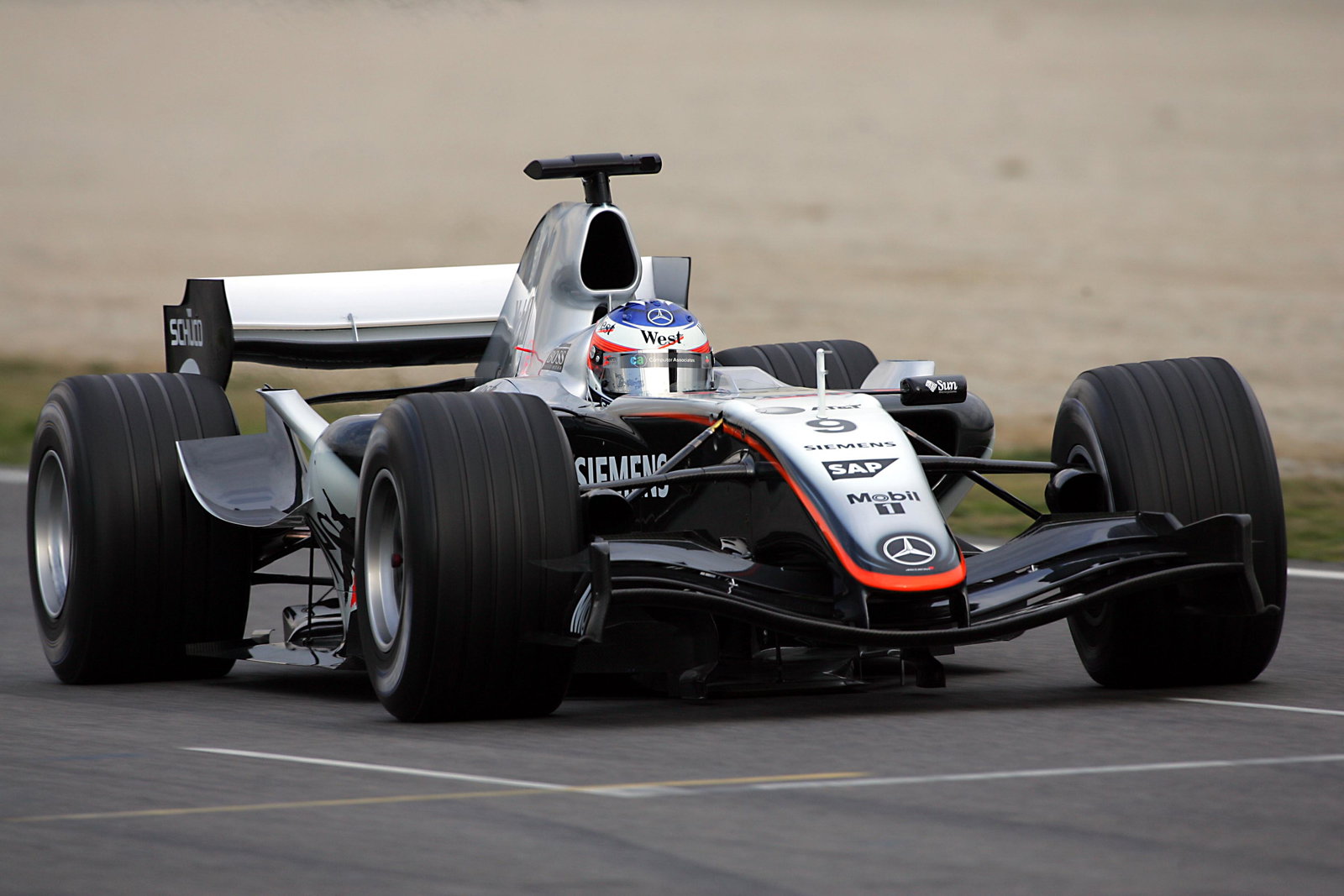 Kimi Raikkonen during the first test of the new Mclaren MP4-20