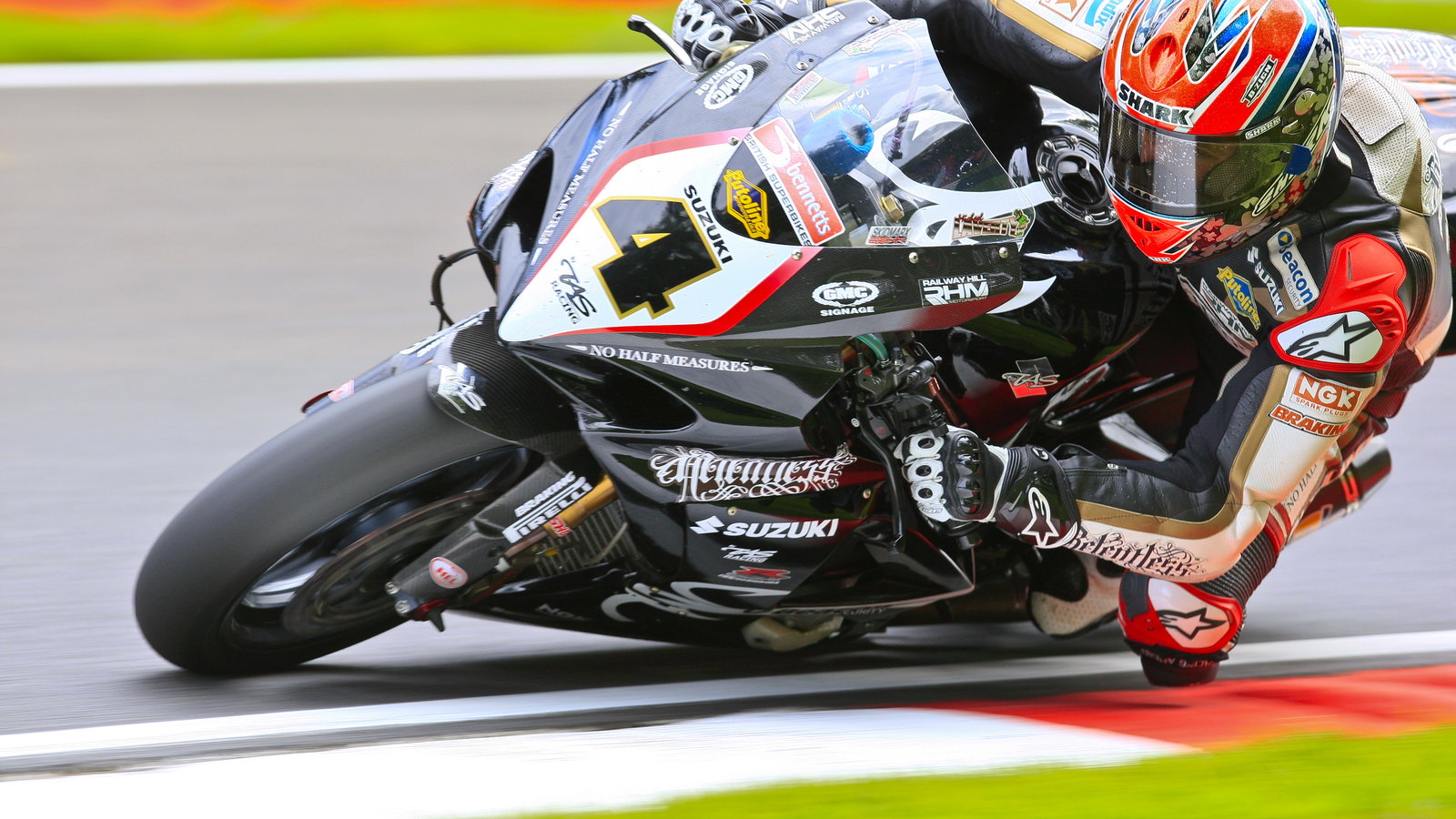 4. Michael Laverty Relentless Suzuki by TAS, Suzuki GSX-R1000 K8