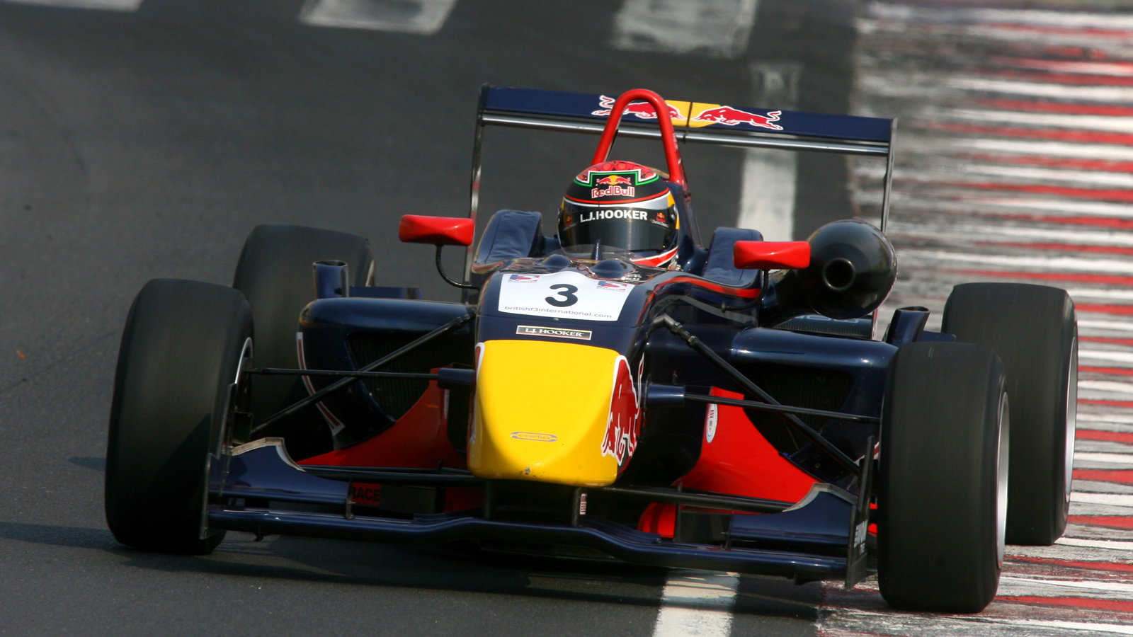Brendon Hartley (NZL) - Carlin Motorsport Dallara Mercedes