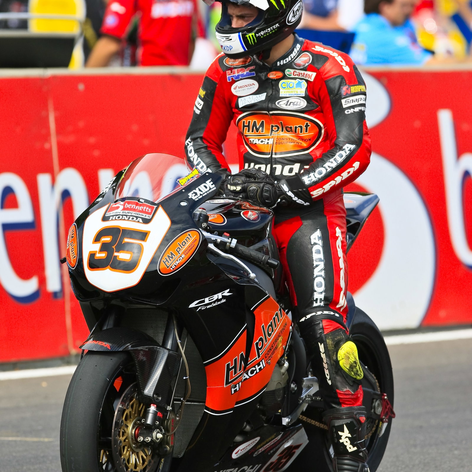 35. Cal Crutchlow HM Plant Honda, Honda CBR1000RR Fireblade