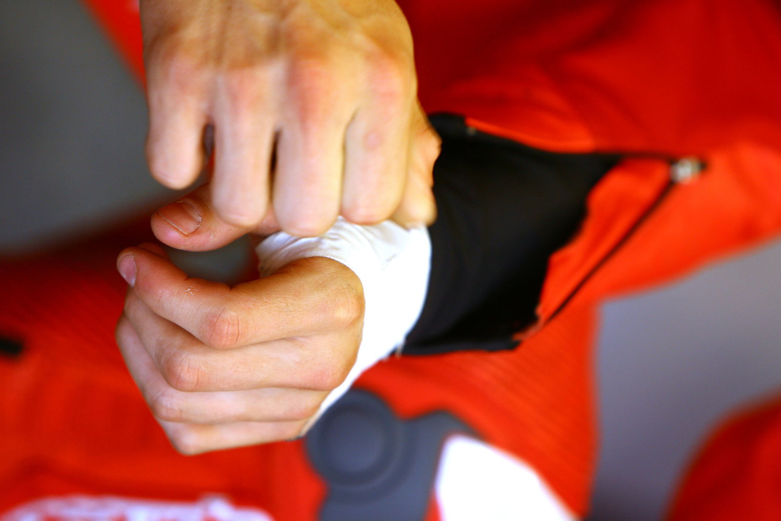 Stoners injured hand, Indianapolis MotoGP 2008