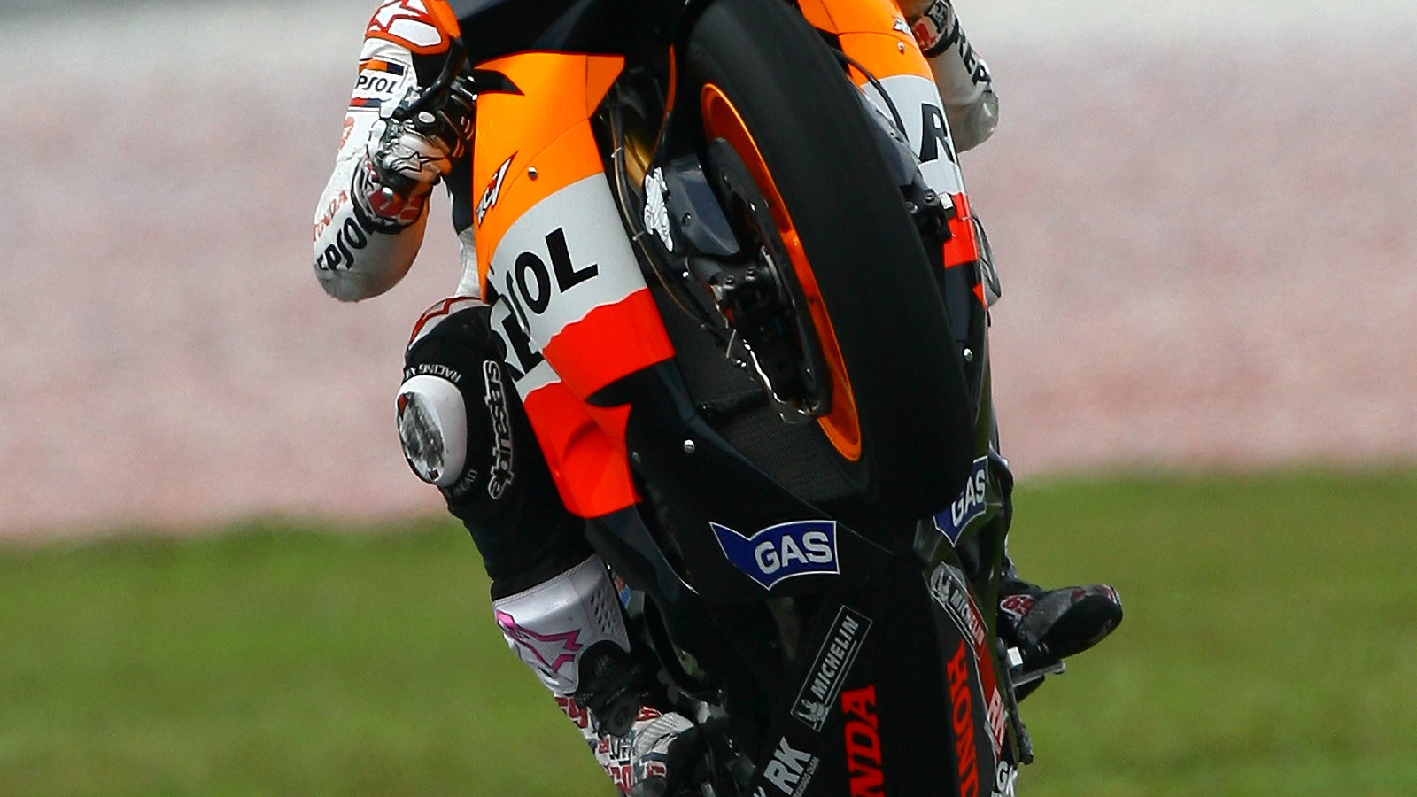 Hayden wheelies, Malaysian MotoGP 2008