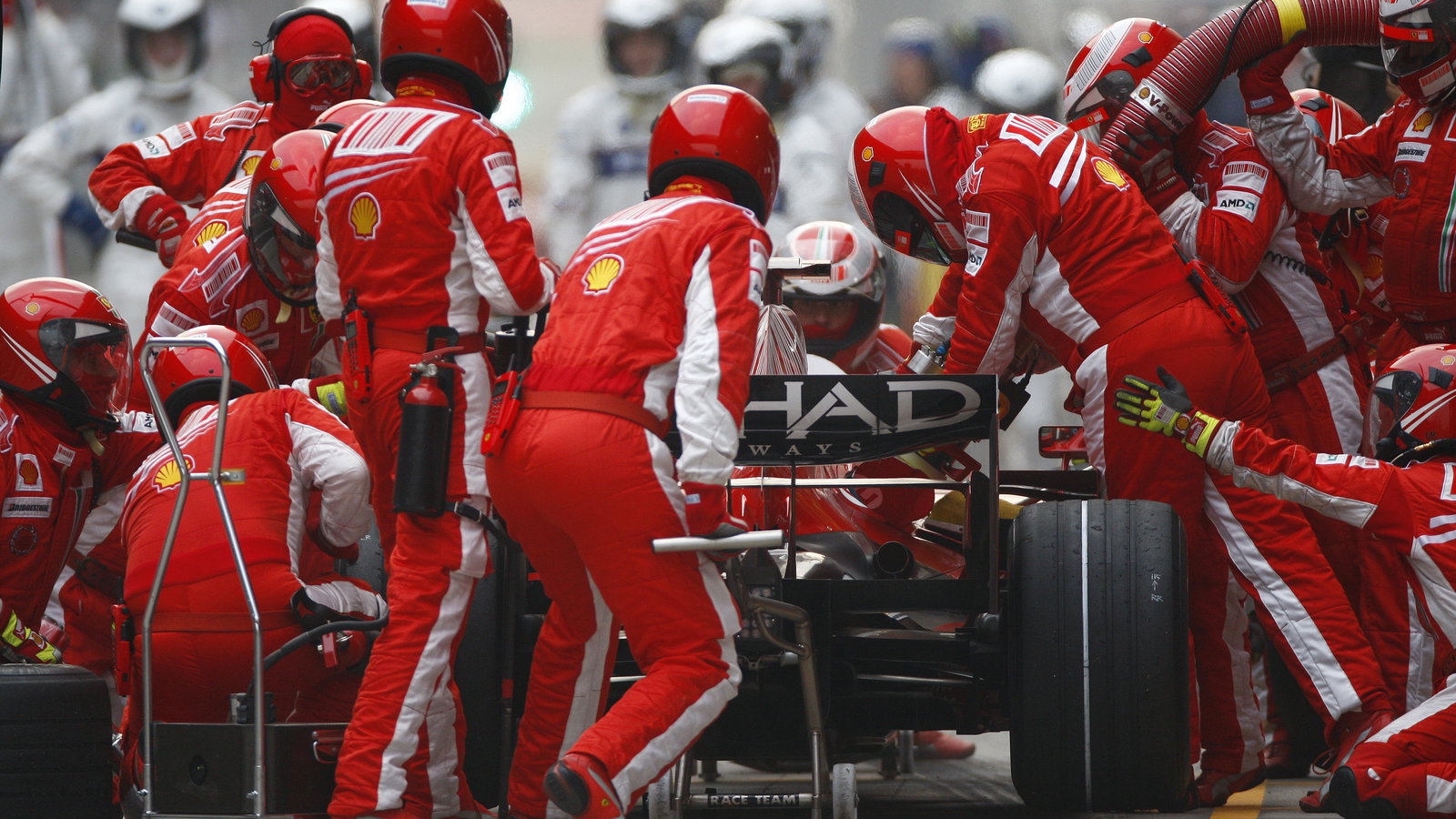 Kimi Raikkonen (FIN) Ferrari F2008 Pitstop, Chinese F1 Grand Prix, Shanghai, 17th-19th October 2008