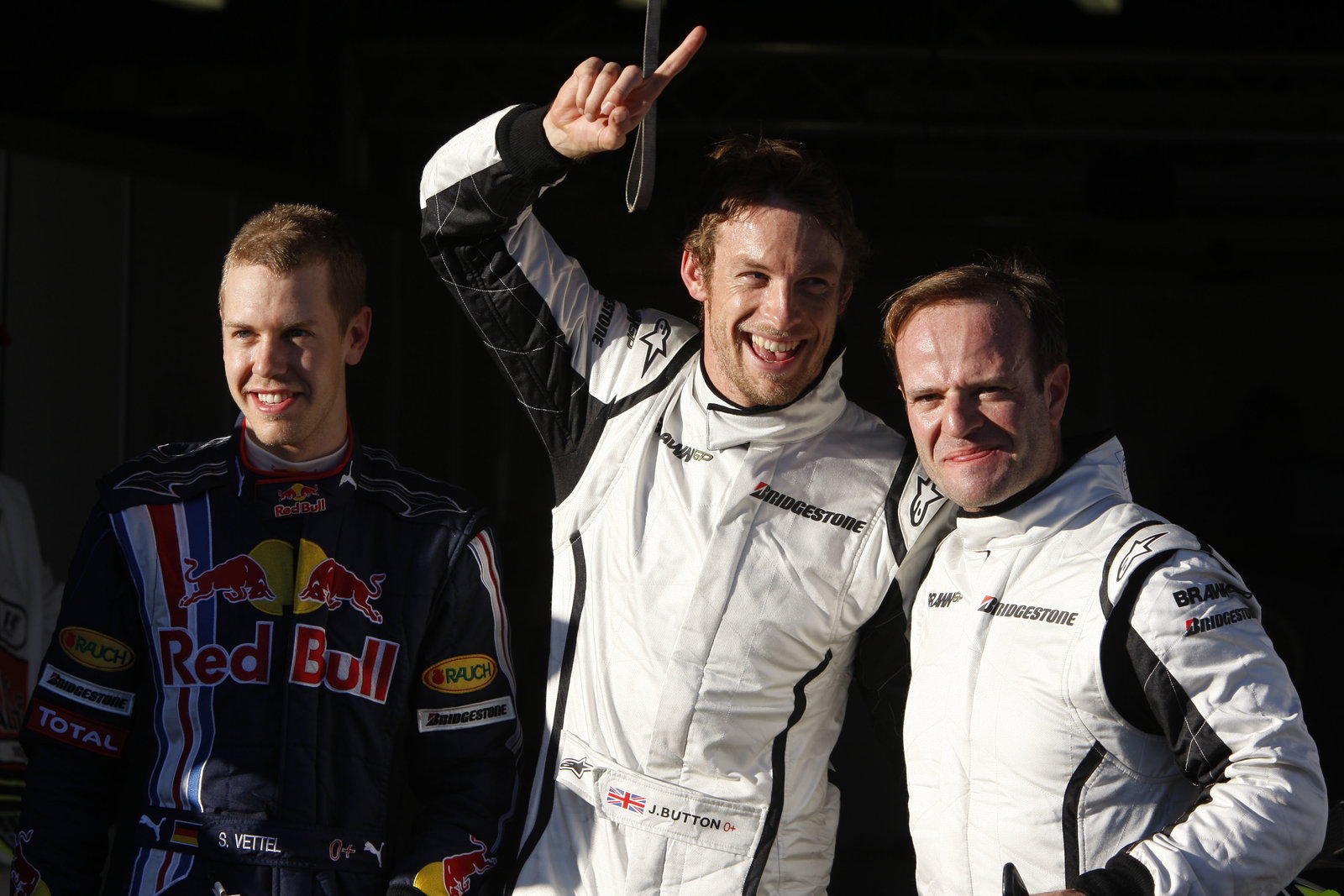 Sebastian Vettel (GER) Red Bull RB5, Jenson Button (GBR) Brawn BGP001, Rubens Barrichello (BRA) Braw