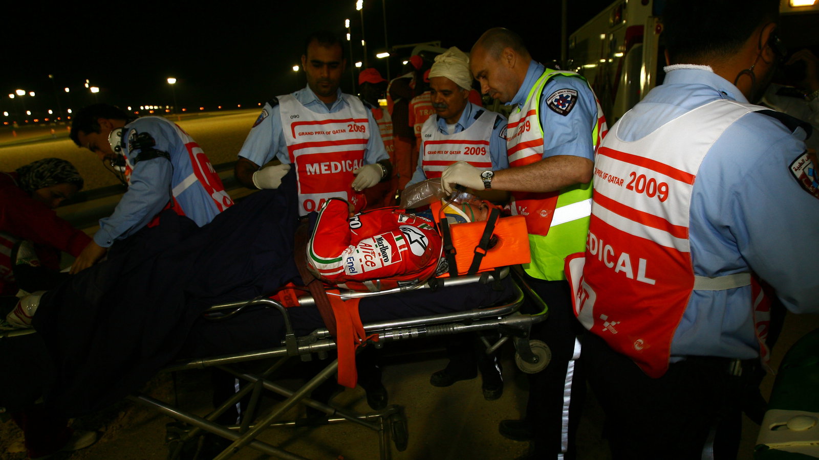 Hayden after crash, Qatar MotoGP 2009
