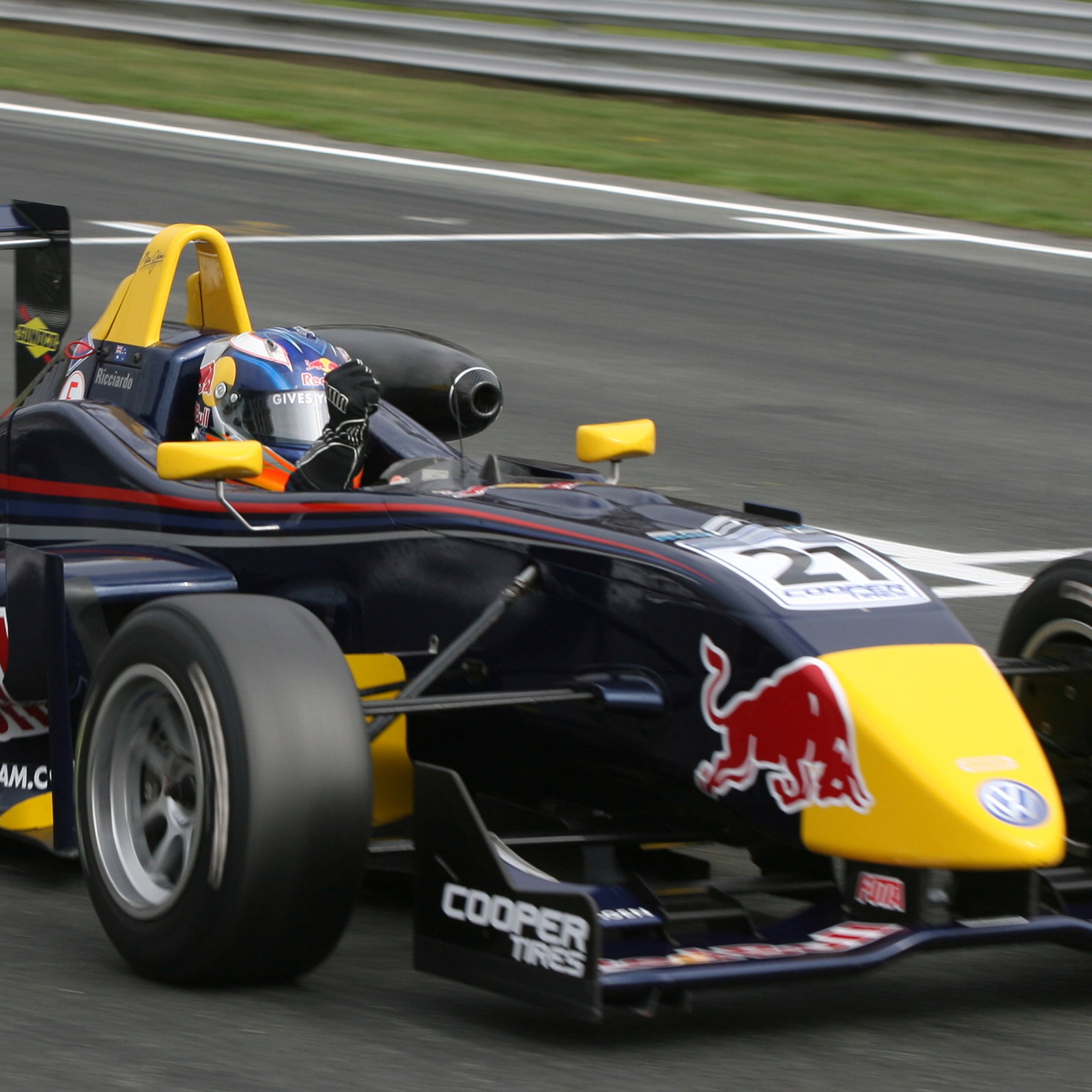 Daniel Ricciardo (AUS) - Carlin Motorsport Dallara Volkswagen