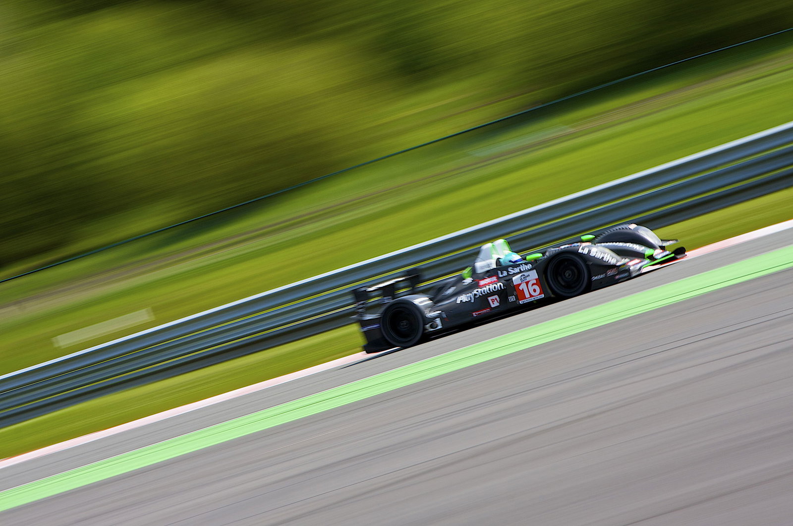 16 Pescarolo - Judd Jean-Christophe Boullion (FRA) Christophe Tinseau (FRA), LMS