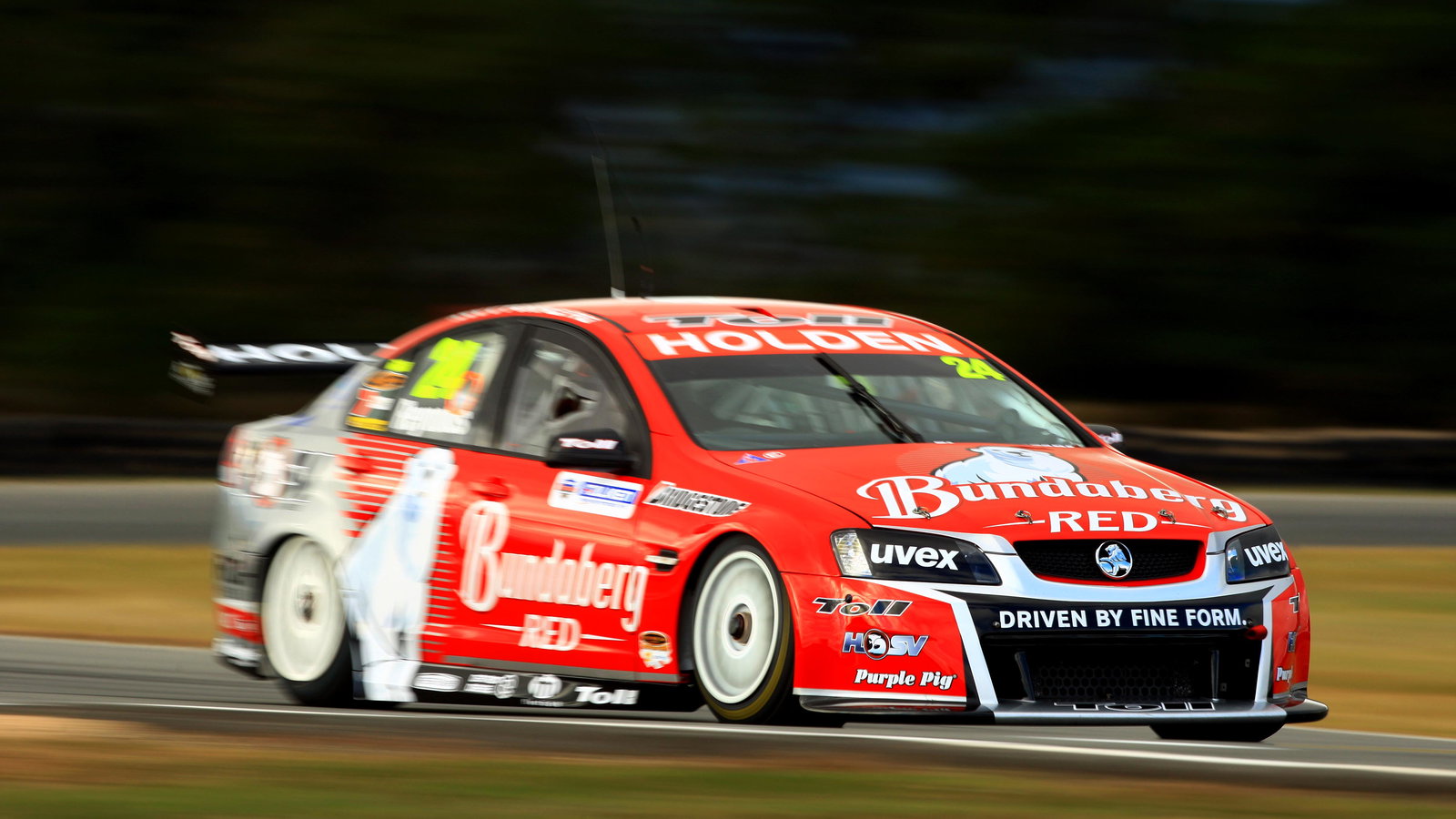 David Reynolds, (aust), Bundaberg Red rum HSV Commodore Races 7 & 8 V8 Supercars Falken Tasman