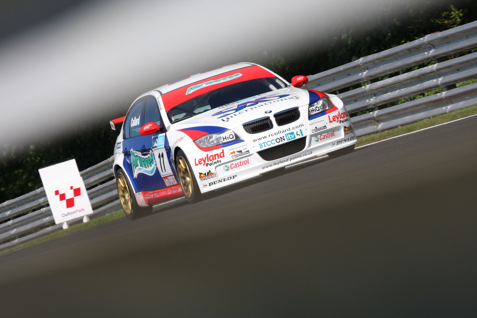 Robert Collard (GBR) - Airwaves BMW BMW 320si E90