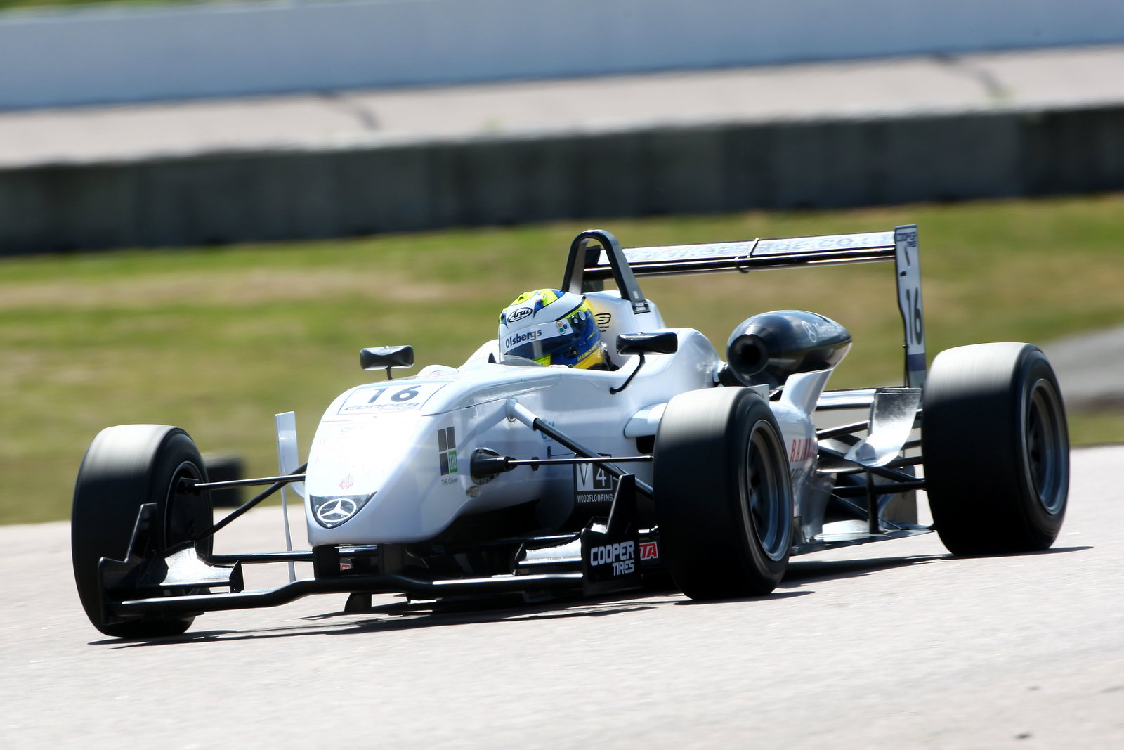 Marcus Ericsson (SWE) - Raikkonen Robertson Racing Dallara Mercedes