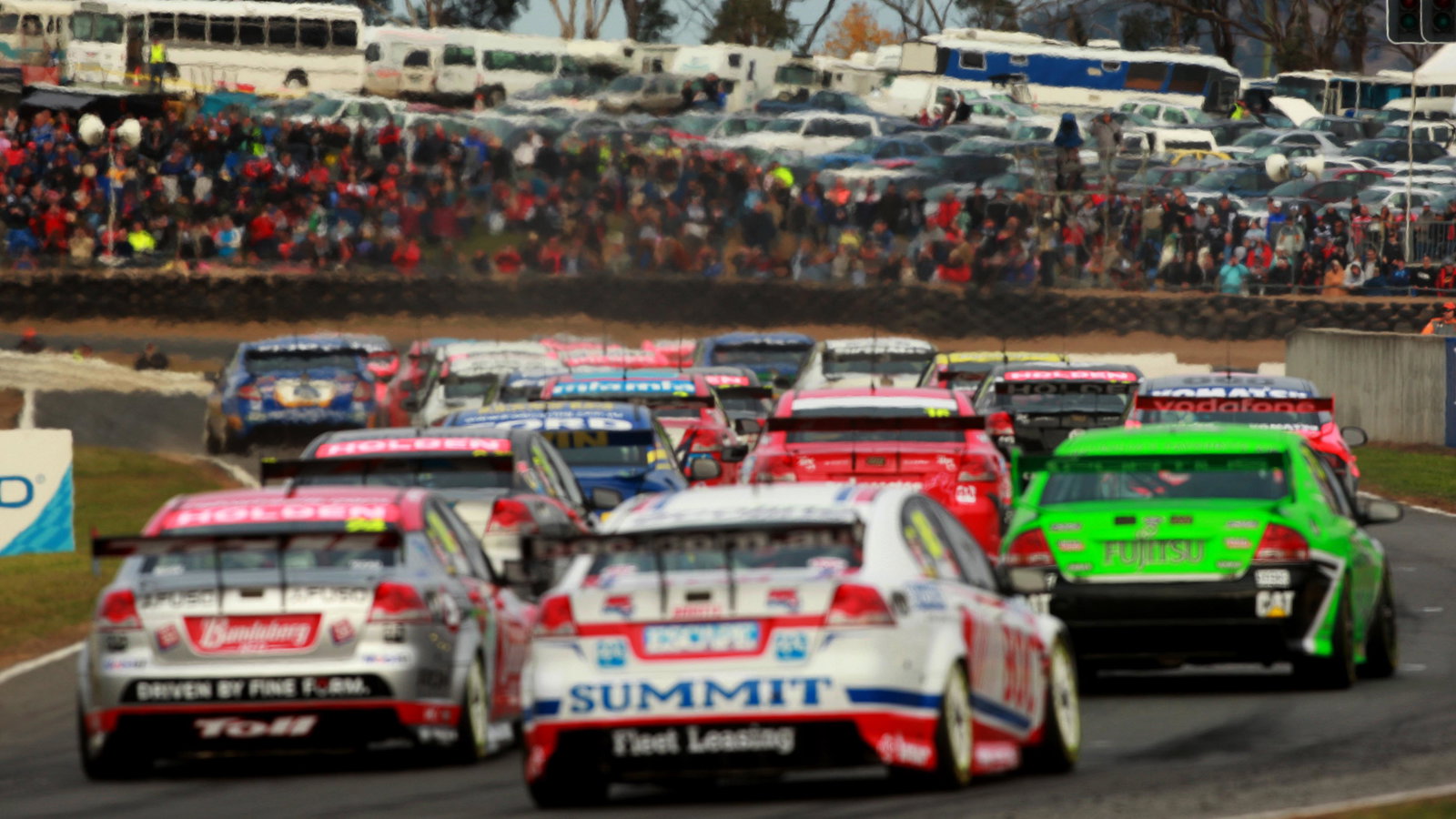 Pre grid and race start for race 8
Races 7 & 8 V8 Supercars
Falken Tasmanian challenge
Symmons 