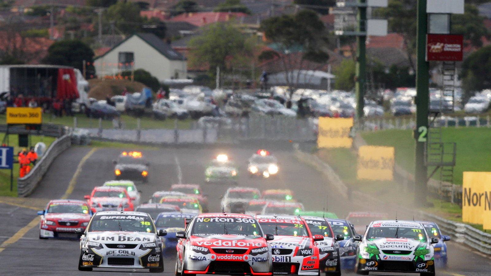 Jamie Whincup, Race Start (aust) Team Vodafone 888 Ford
Races 13 & 14 V8 Supercars
Norton 360
S