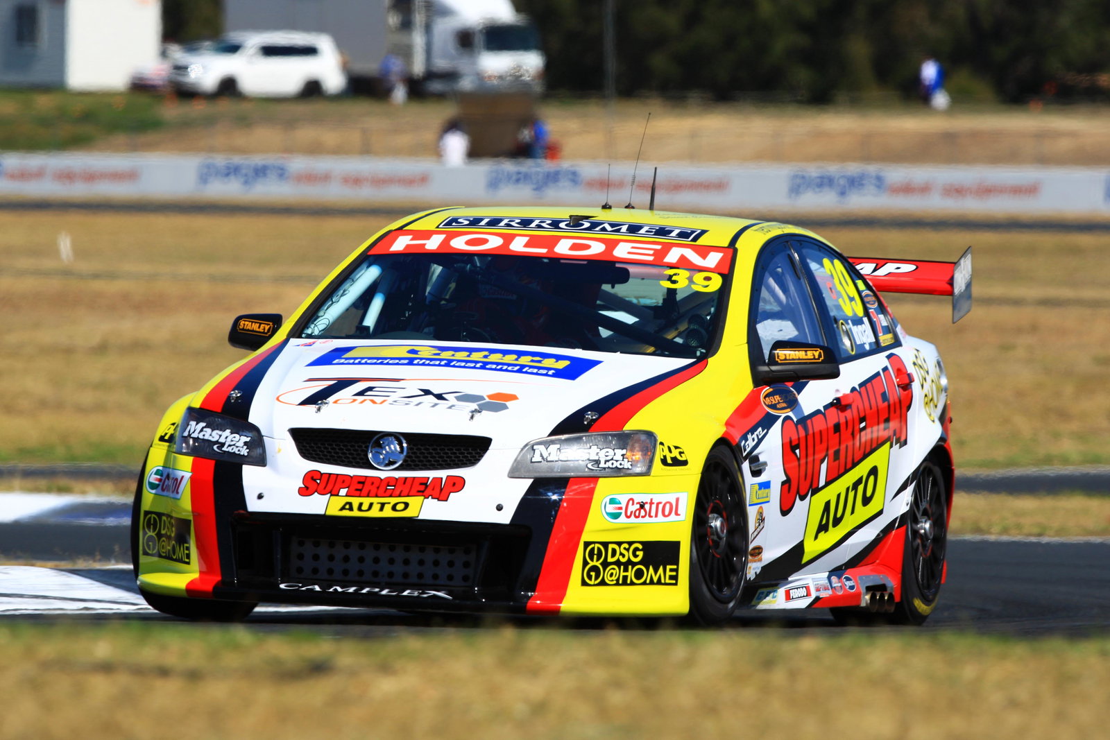 Russell Ingall, (aust), Supercheap PMM Commodore
Races 15 & 16 V8 Supercars
Qld House and Land.c