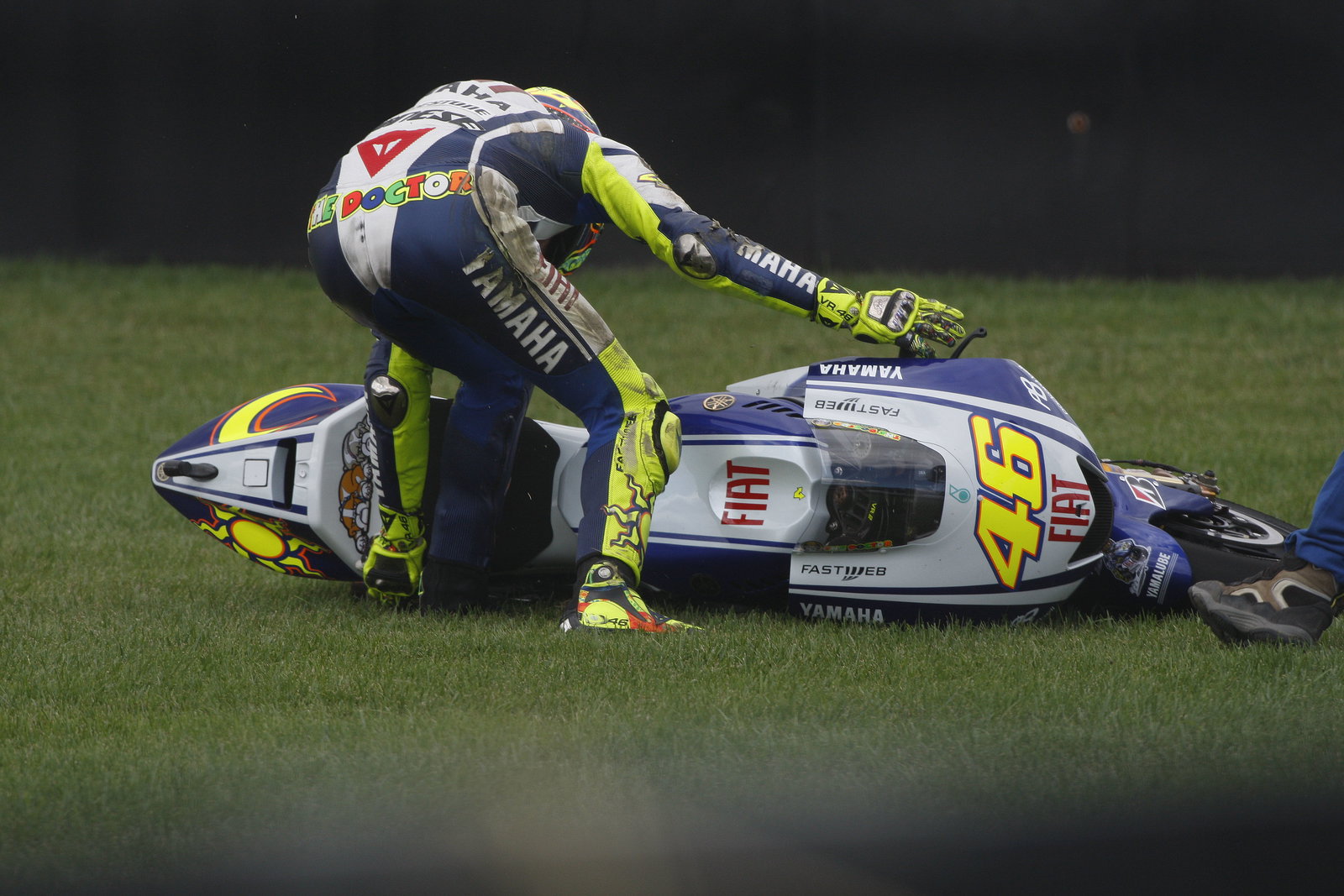 Rossi crashes, Indianapolis MotoGP 2009
