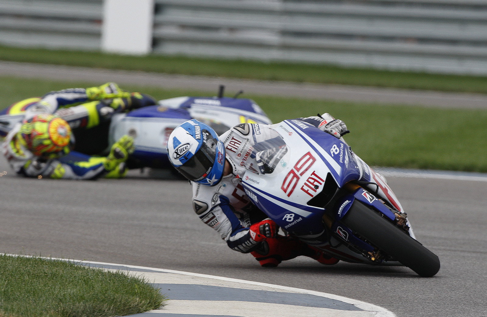 Rossi crashes behind Lorenzo, Indianapolis MotoGP 2009