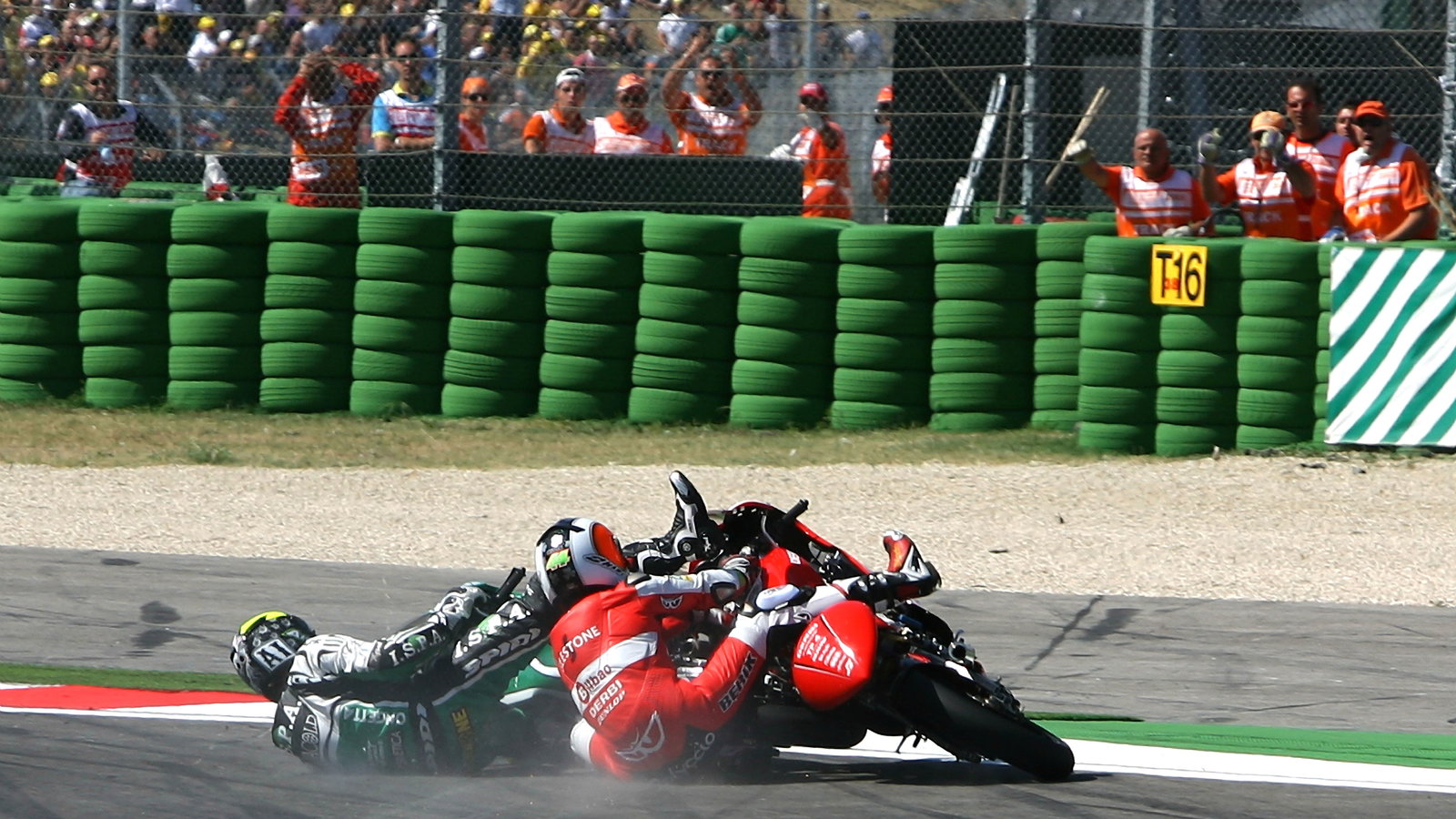 Iannone and Espargaro crash, San Marino 125GP 2009