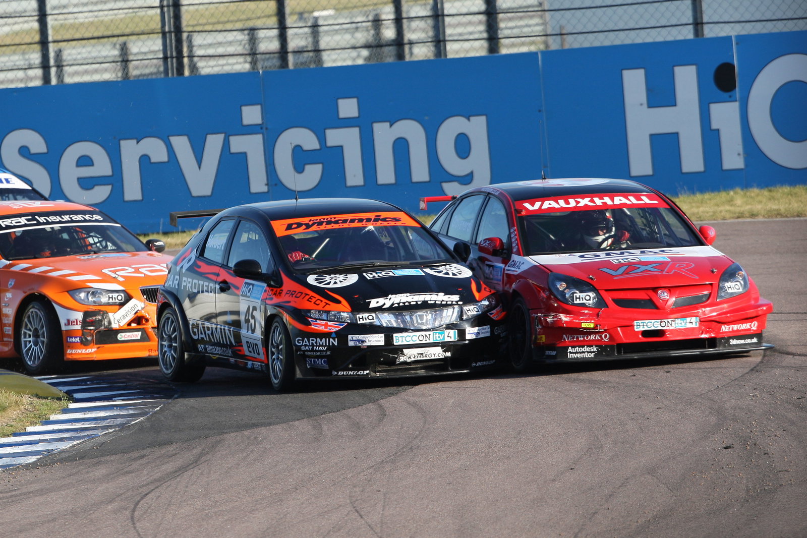 Johnny Herbert (GBR) Team Dynamics Honda and Fabrizio Giovanardi (ITA) - VX Racing Vauxhall Vectra