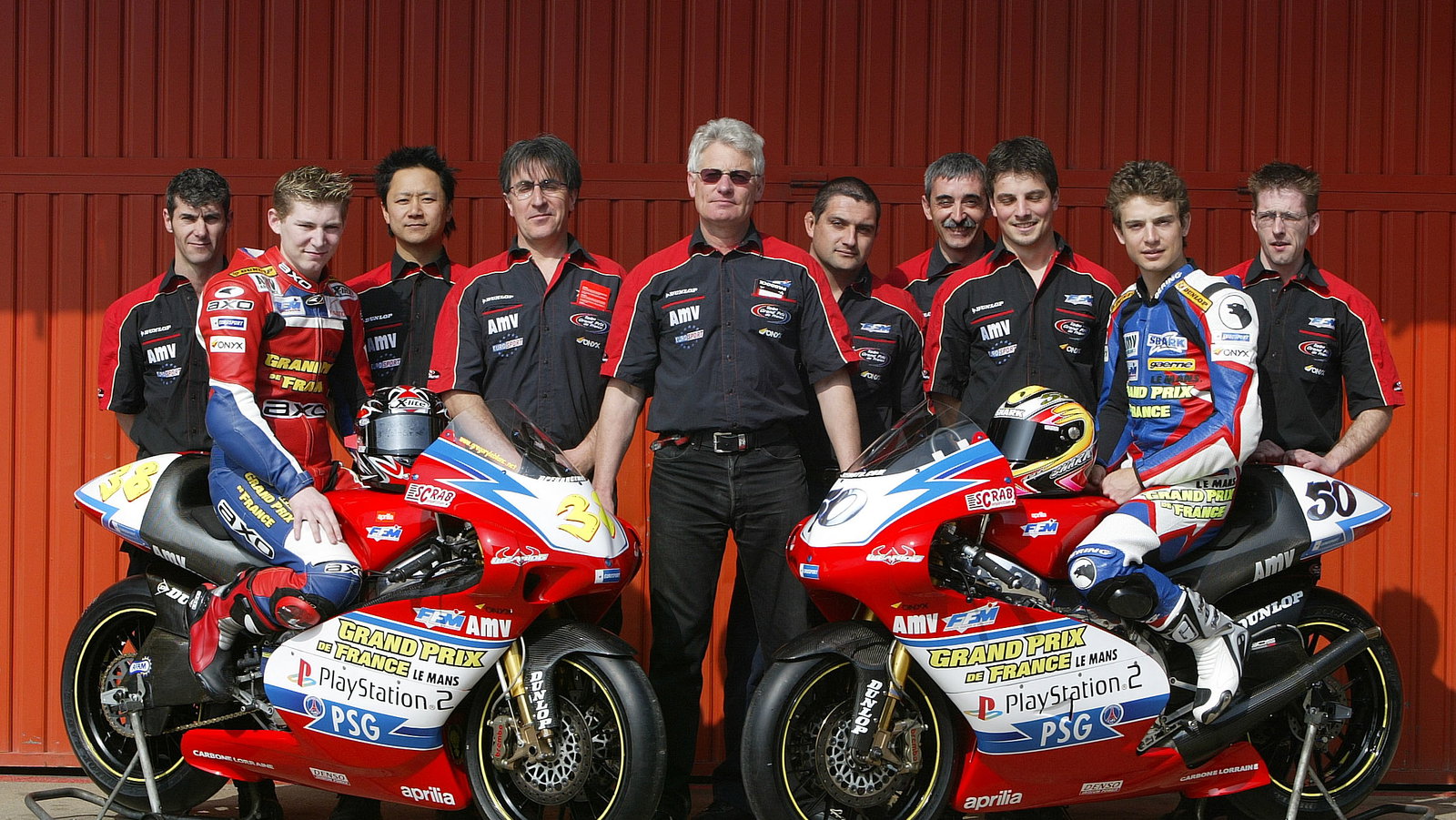 Leblanc, Guintoli with team, Barcelona IRTA 250 Test March 2005