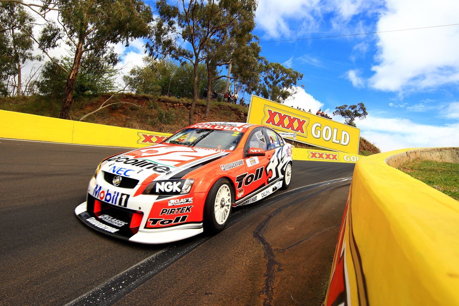 Garth Tander, (aust), Will Davison (Aus) Toll HRT Commodore Race 18 V8 Supercars Supercheap B