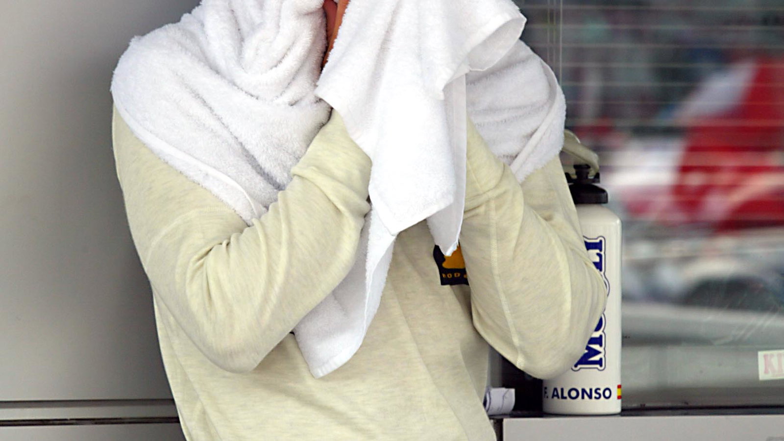 Fernando Alonso Renault relaxes before the Malaysian Grand Prix