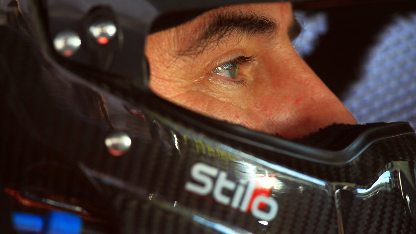 01.10.2006 Shanghai, China, Takuma Sato (JPN), Super Aguri F1 leads Tiago Monteiro (POR), Spyker MF1