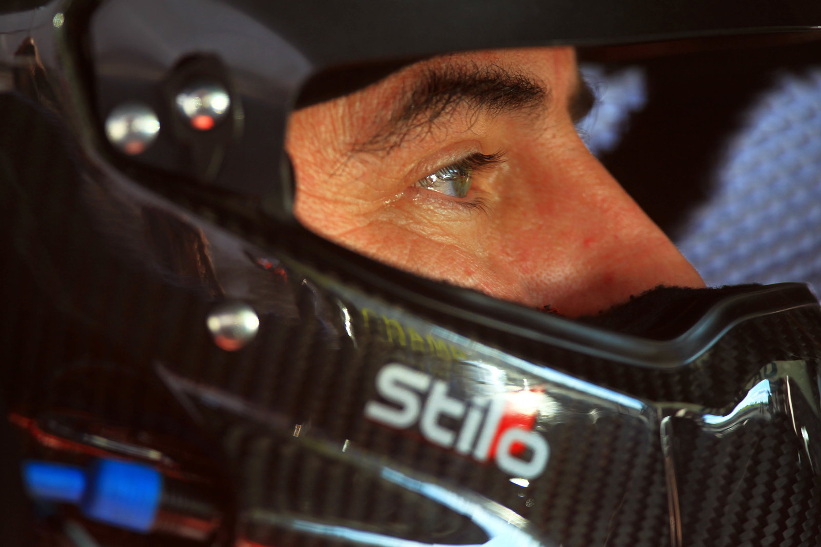 01.10.2006 Shanghai, China, Takuma Sato (JPN), Super Aguri F1 leads Tiago Monteiro (POR), Spyker MF1