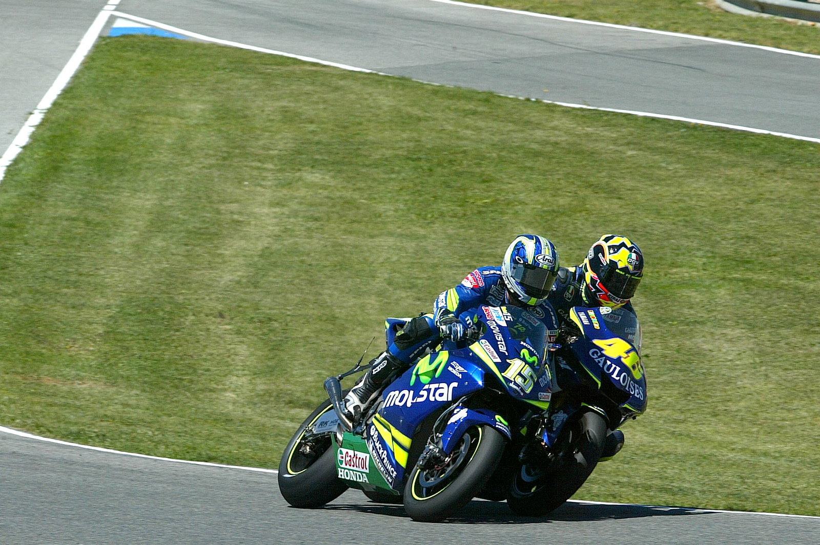 Gibernau and Rossi, last corner collision, Spanish MotoGP, 2005