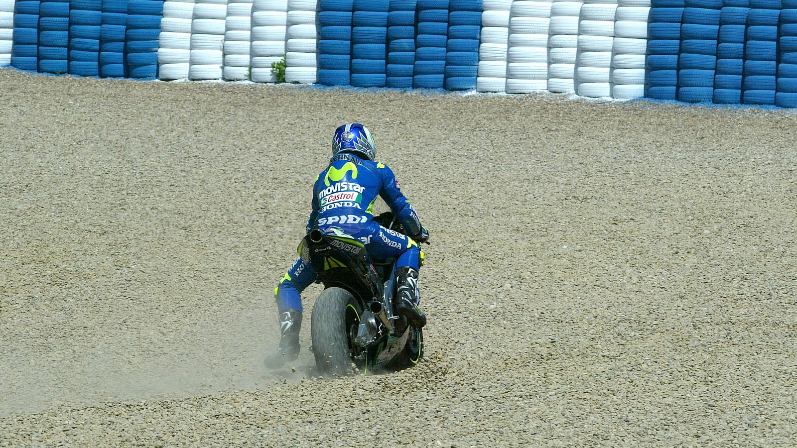 Gibernau and Rossi, last corner collision, Spanish MotoGP, 2005