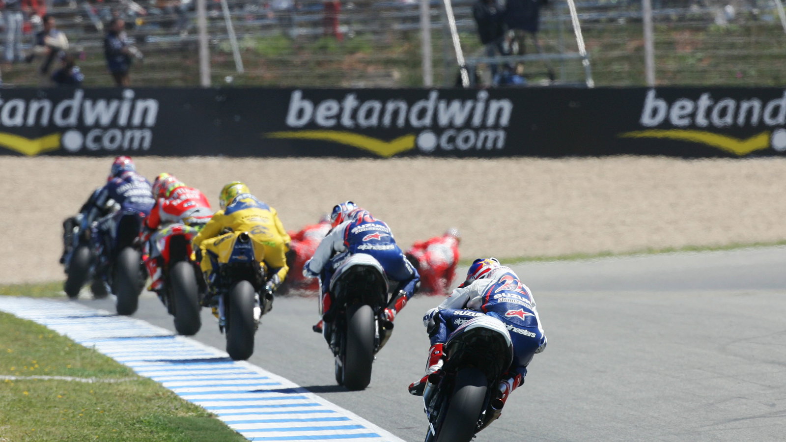 Hopkins at the end of the pack, Spanish MotoGP, 2005