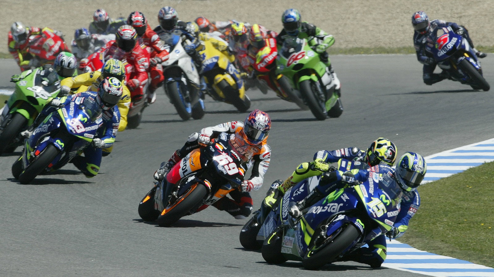 Gibernau, Rossi, Hayden etc, start, Spanish MotoGP Race, 2005