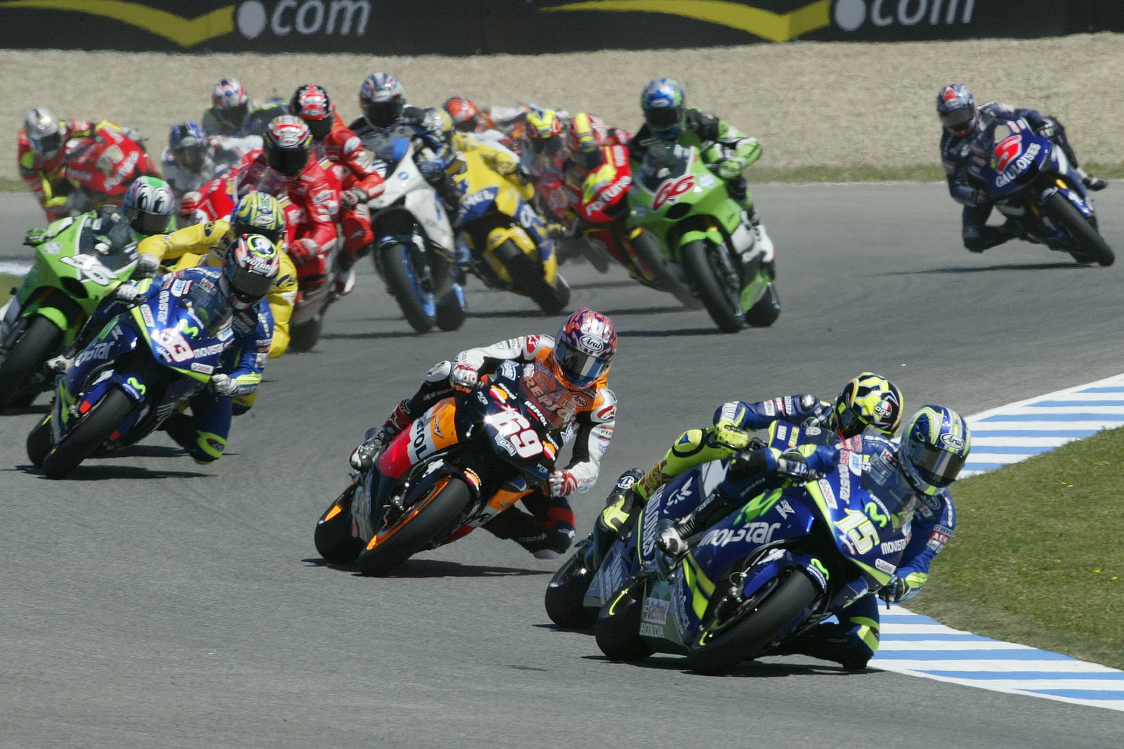 Gibernau, Rossi, Hayden etc, start, Spanish MotoGP Race, 2005