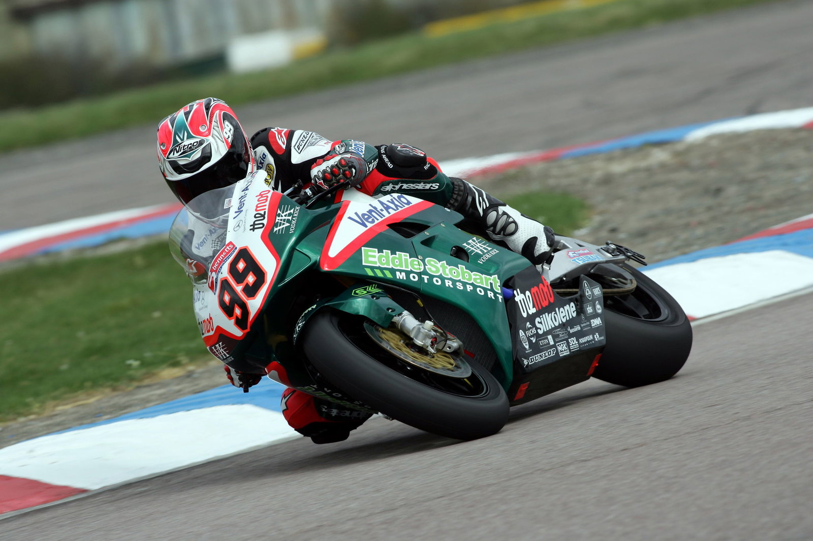 Pic: Tim Keeton/Raymonds Press Agency. 9.4.05
British Superbike Championship, Round 2, Thruxton.
J