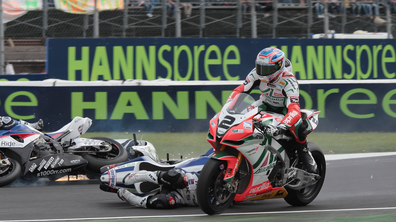 Rea, Xaus, Toseland, start crash, Monza WSBK Race 2 2010