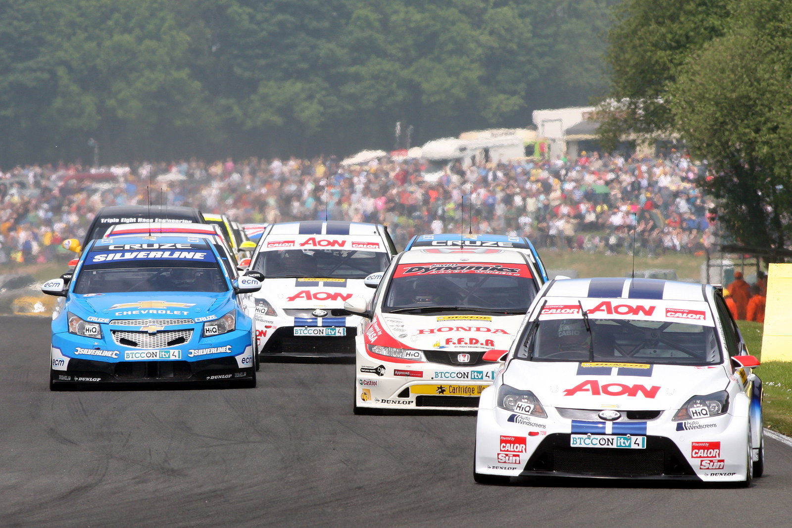 Start, Tom Onslow Cole (GBR) Team Aon Arena Ford leads