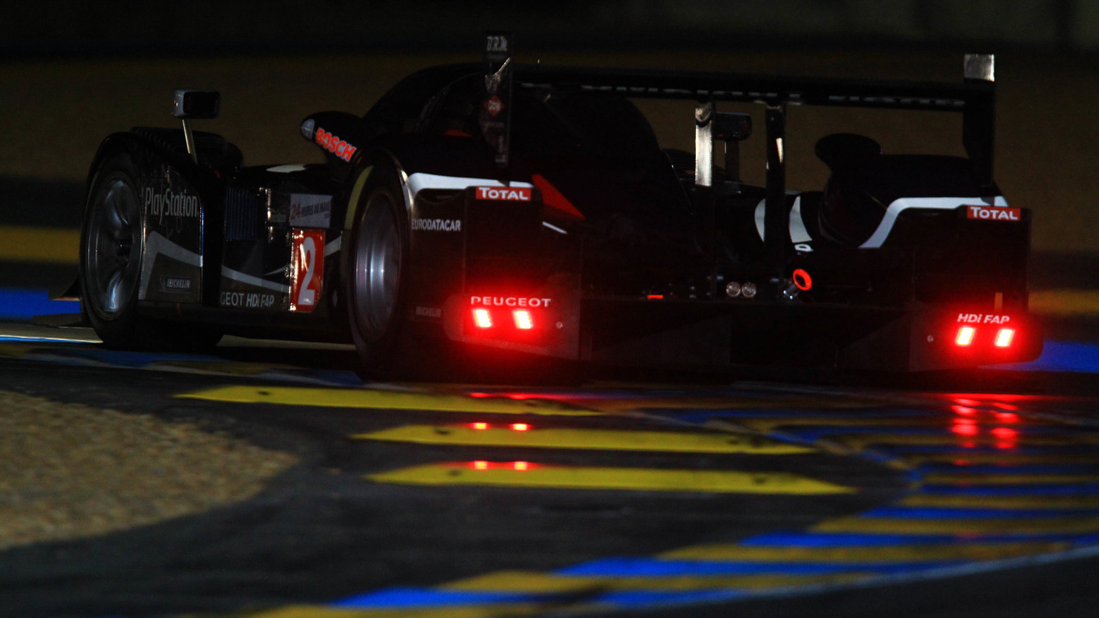 Nicolas Minassian (Fra), Stepahane Sarrazin (Fra), Franck Montagny (Fra) #2 Team Peugeot Total, Peug
