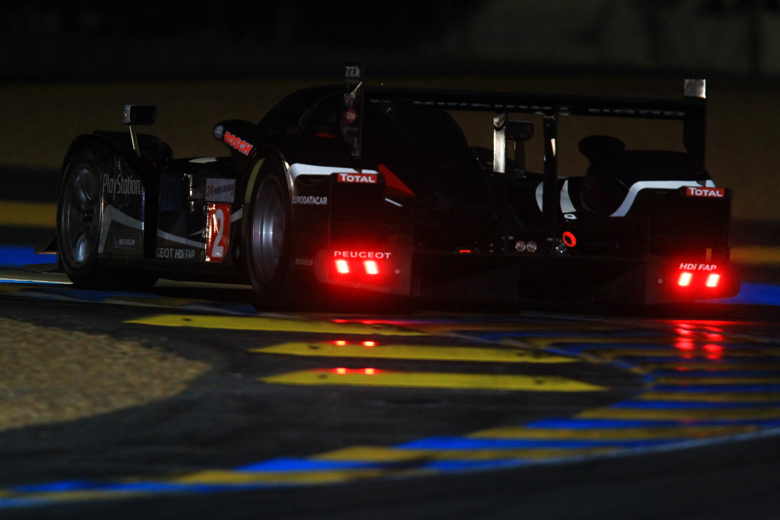 Nicolas Minassian (Fra), Stepahane Sarrazin (Fra), Franck Montagny (Fra) #2 Team Peugeot Total, Peug