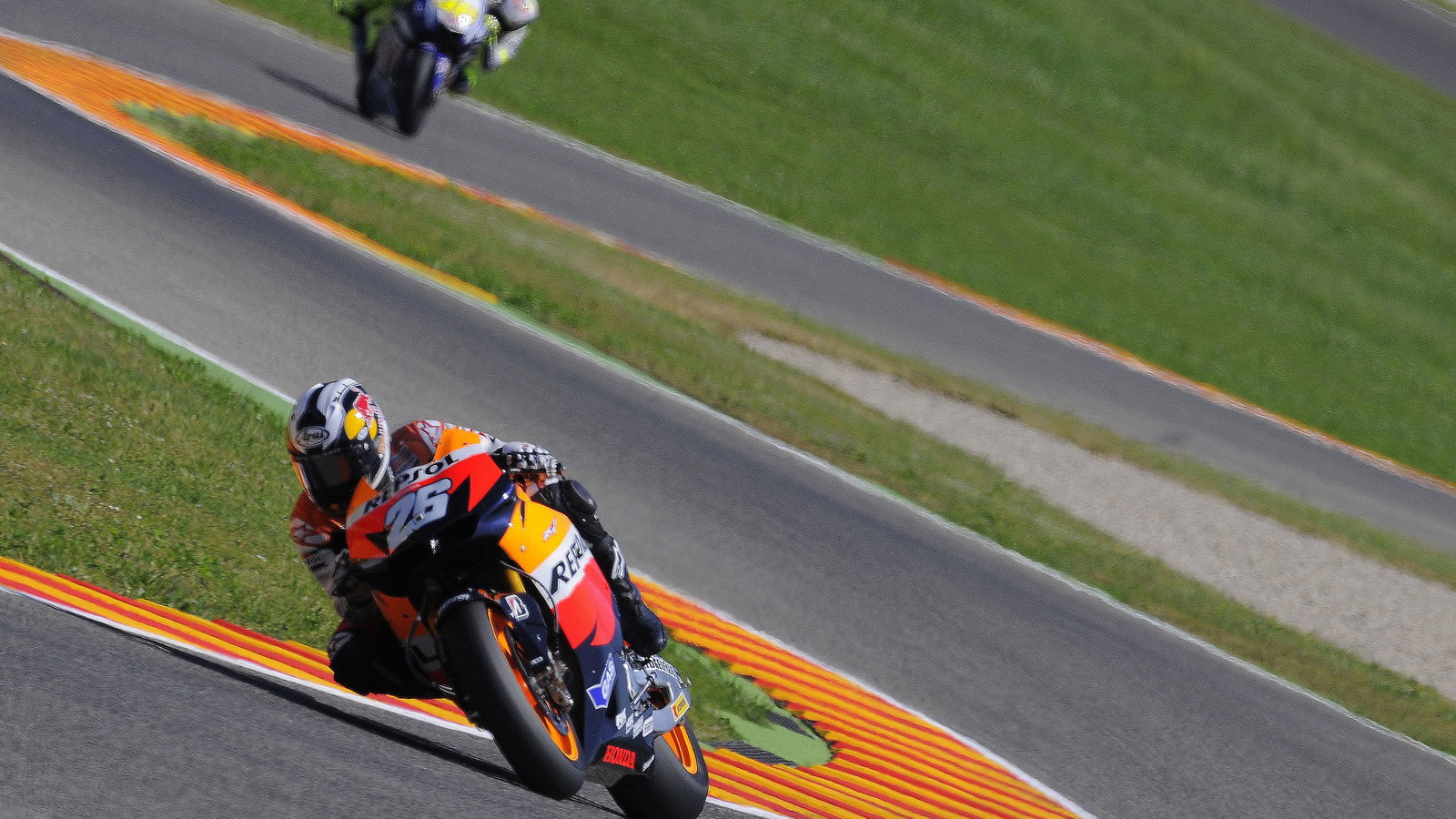 Rossi crashes behind Pedrosa, Italian MotoGP 2010