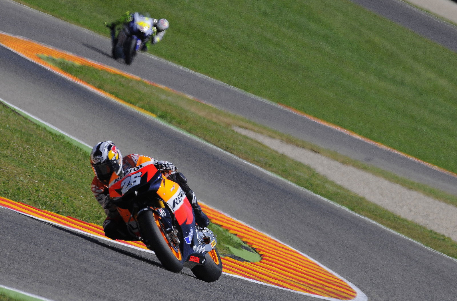 Rossi crashes behind Pedrosa, Italian MotoGP 2010