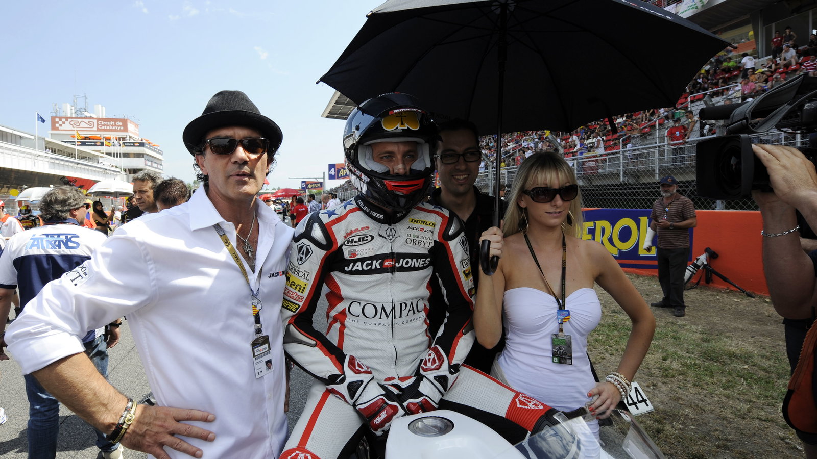 Antonio Banderas and Noyes, Catalunya Moto2 Race 2010