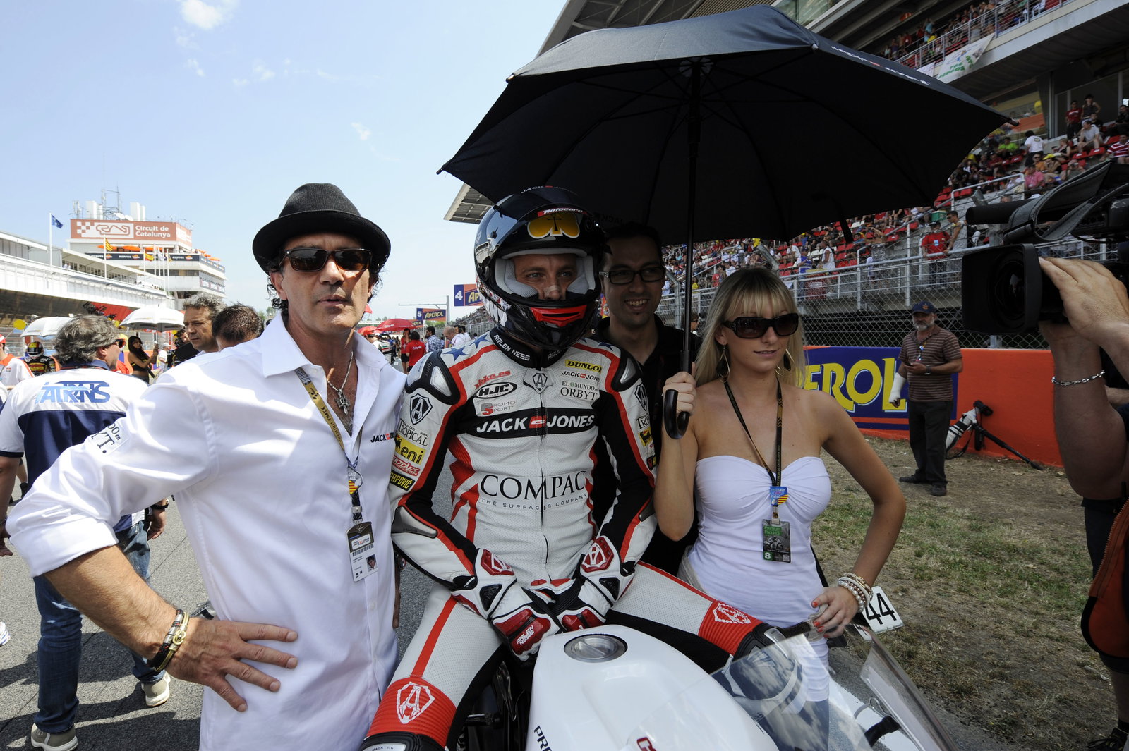 Antonio Banderas and Noyes, Catalunya Moto2 Race 2010