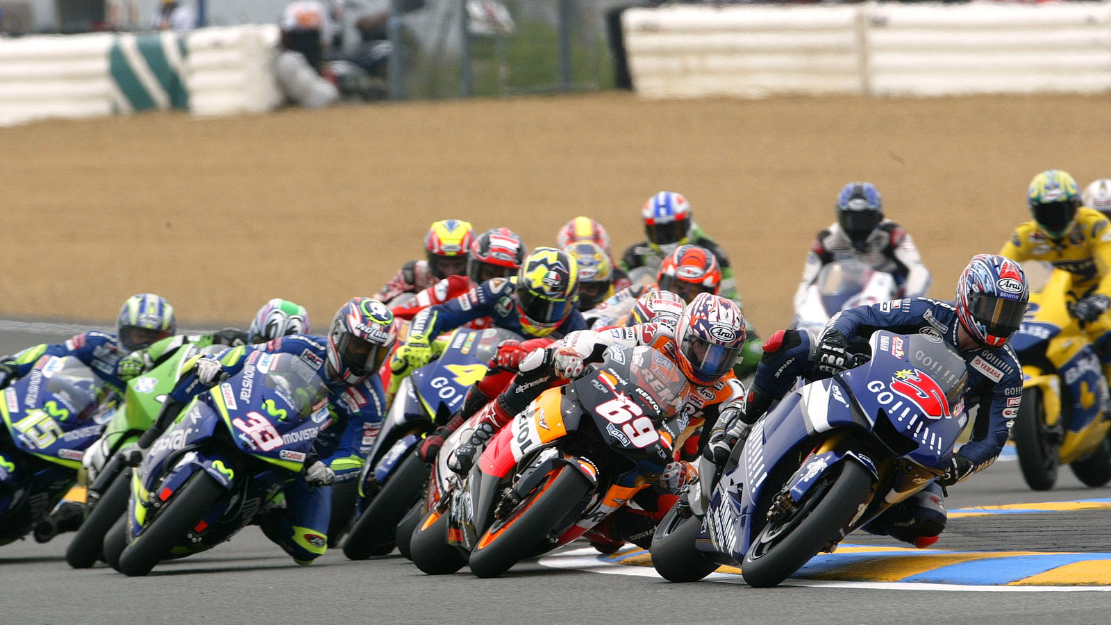 Edwards leads into turn one, French MotoGP Race 2005