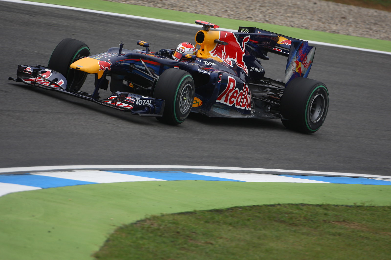 Friday Practice 2, Sebastian Vettel (GER), Red Bull Racing, RB6