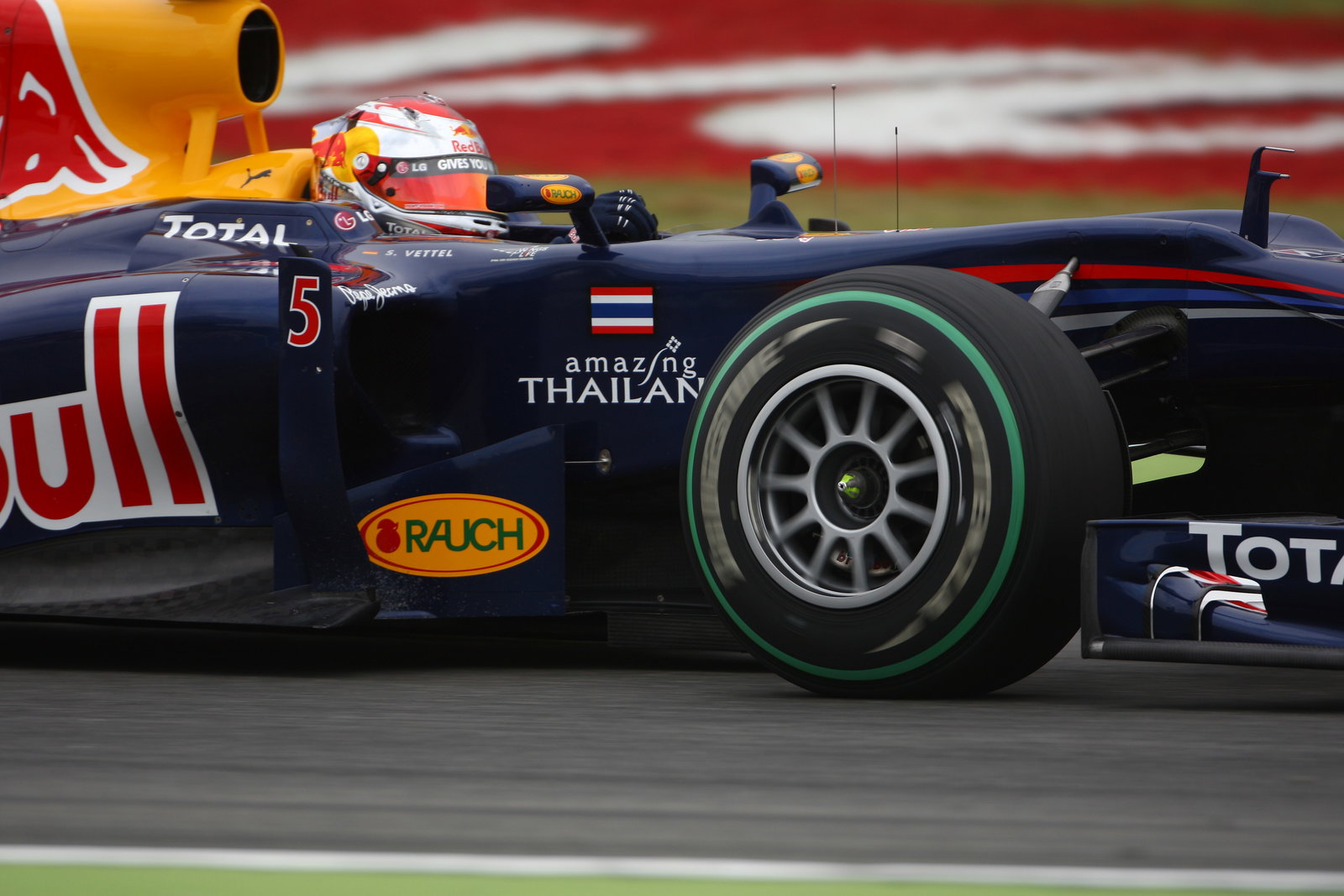 Friday Practice 2, Sebastian Vettel (GER), Red Bull Racing, RB6