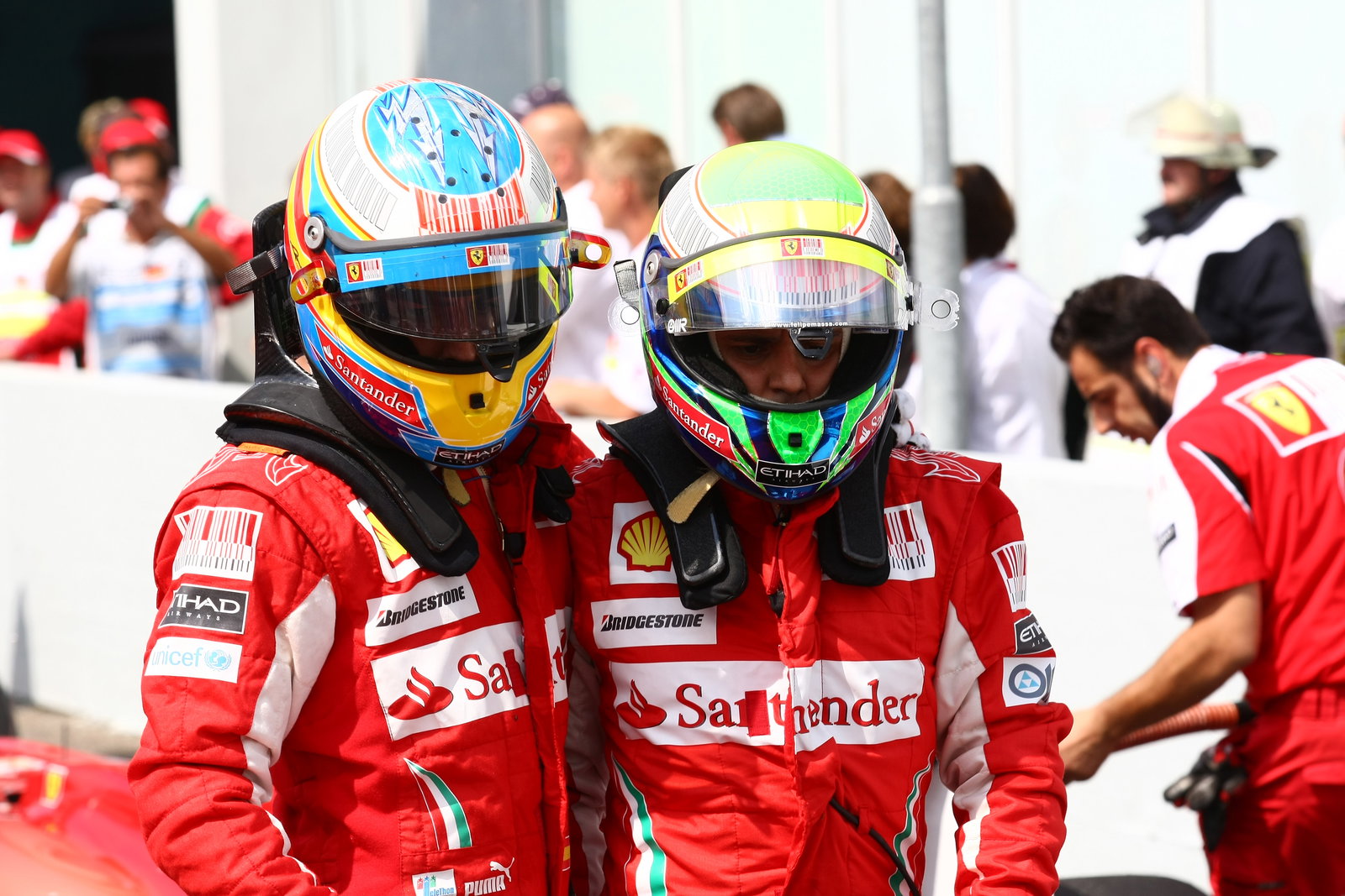 Qualifying, Fernando Alonso (ESP), Scuderia Ferrari, F10 and Felipe Massa (BRA), Scuderia Ferrari, F