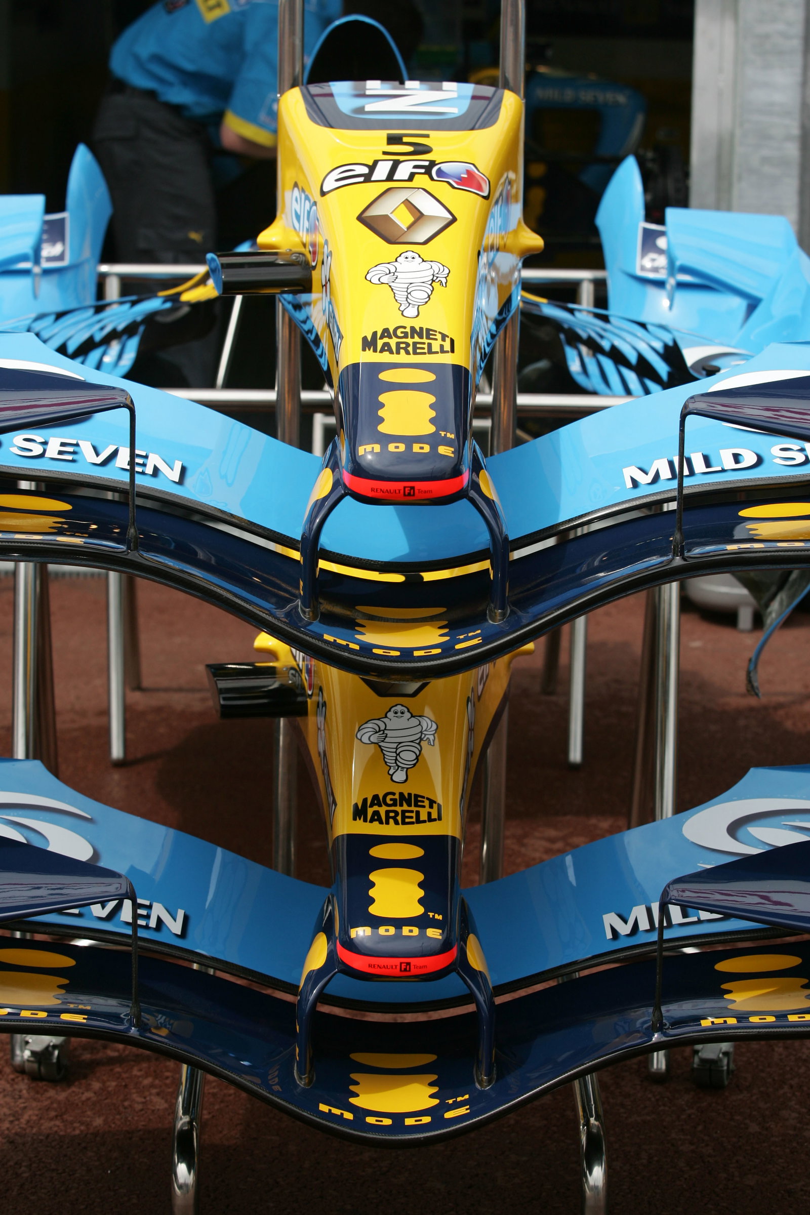 Renault front wing detail