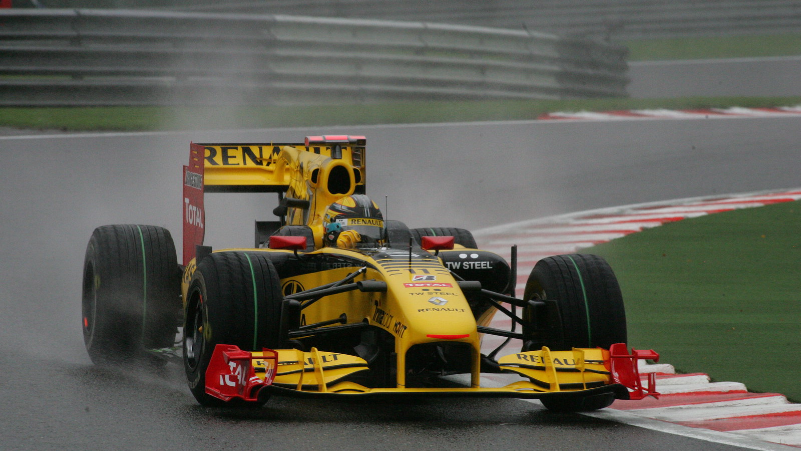 Friday Practice 1, Robert Kubica (POL), Renault F1 Team, R30